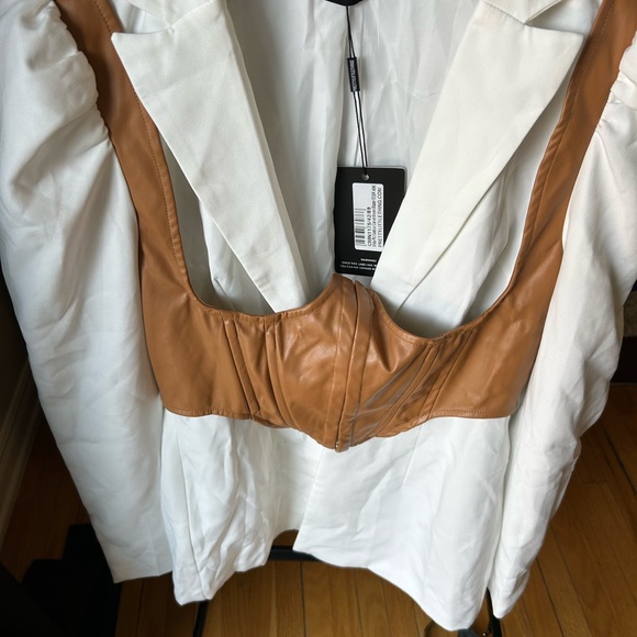 Pretty Little Thing Tan Faux Leather Bustier Layer - Picture 5 of 7